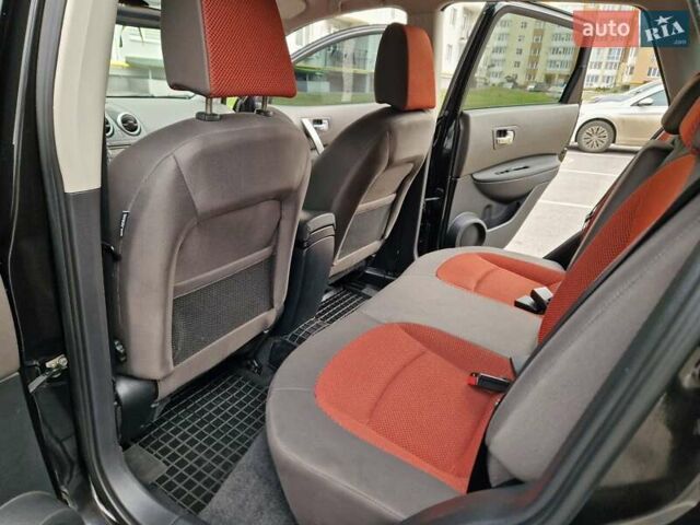 Черный Ниссан Кашкай, объемом двигателя 2 л и пробегом 65 тыс. км за 10400 $, фото 77 на Automoto.ua