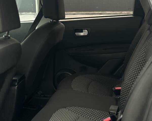 Черный Ниссан Кашкай, объемом двигателя 2 л и пробегом 225 тыс. км за 8600 $, фото 6 на Automoto.ua