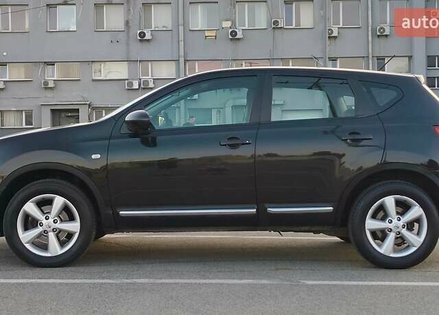 Черный Ниссан Кашкай, объемом двигателя 2 л и пробегом 175 тыс. км за 8500 $, фото 3 на Automoto.ua