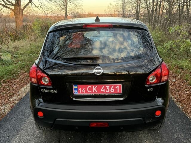 Черный Ниссан Кашкай, объемом двигателя 1.5 л и пробегом 240 тыс. км за 8600 $, фото 5 на Automoto.ua