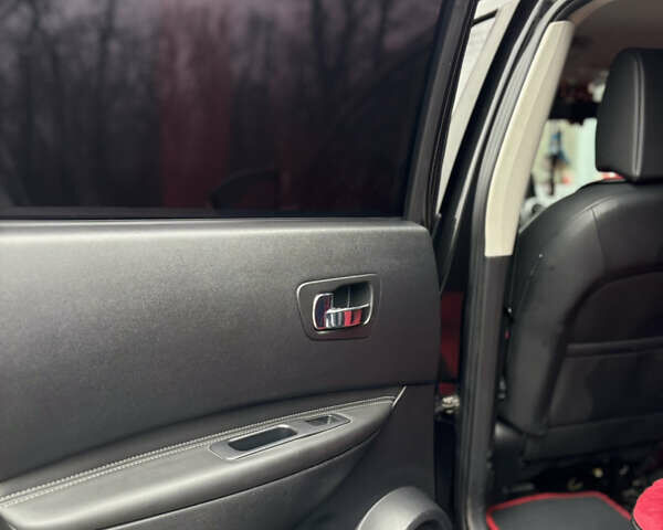 Черный Ниссан Кашкай, объемом двигателя 2 л и пробегом 150 тыс. км за 9200 $, фото 20 на Automoto.ua