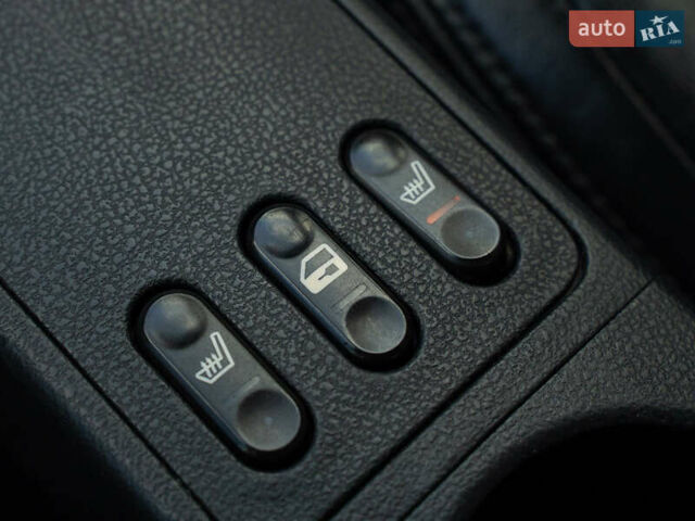 Черный Ниссан Кашкай, объемом двигателя 2 л и пробегом 175 тыс. км за 8400 $, фото 18 на Automoto.ua