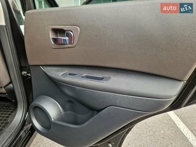 Черный Ниссан Кашкай, объемом двигателя 2 л и пробегом 65 тыс. км за 10400 $, фото 61 на Automoto.ua