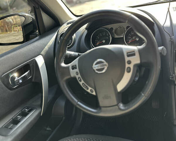 Черный Ниссан Кашкай, объемом двигателя 2 л и пробегом 192 тыс. км за 8920 $, фото 4 на Automoto.ua