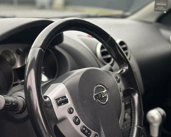 Черный Ниссан Кашкай, объемом двигателя 2 л и пробегом 225 тыс. км за 8600 $, фото 1 на Automoto.ua