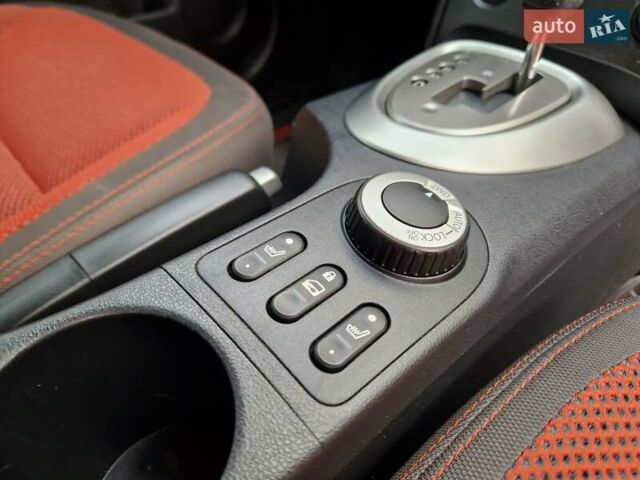 Черный Ниссан Кашкай, объемом двигателя 2 л и пробегом 65 тыс. км за 10400 $, фото 52 на Automoto.ua