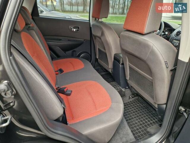 Черный Ниссан Кашкай, объемом двигателя 2 л и пробегом 65 тыс. км за 10400 $, фото 59 на Automoto.ua