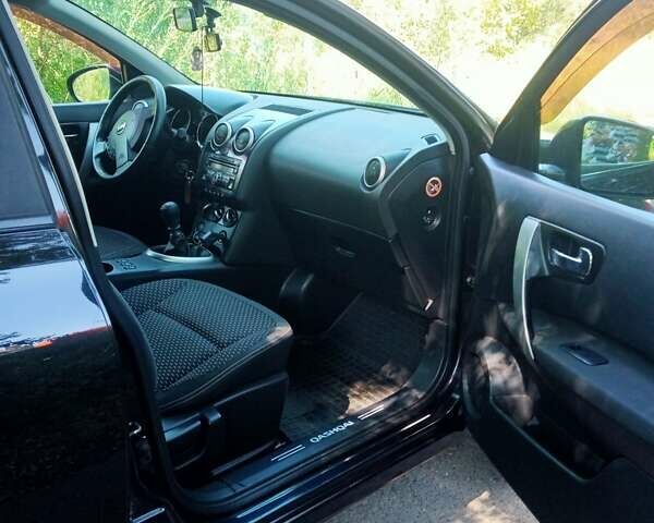 Чорний Ніссан Кашкай, об'ємом двигуна 2 л та пробігом 180 тис. км за 8500 $, фото 2 на Automoto.ua