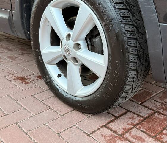 Черный Ниссан Кашкай, объемом двигателя 2 л и пробегом 270 тыс. км за 8750 $, фото 7 на Automoto.ua