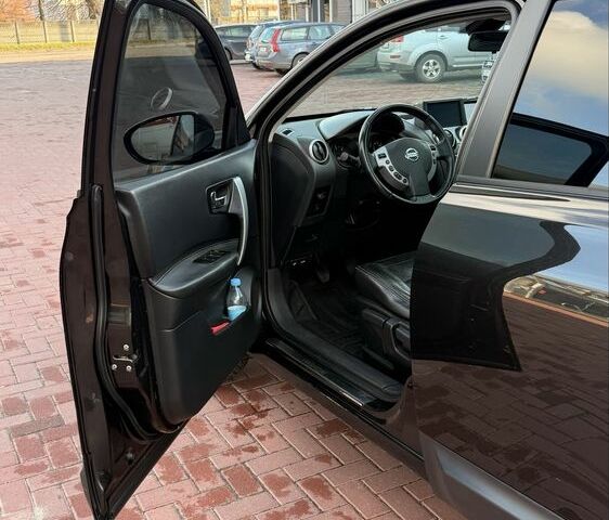 Черный Ниссан Кашкай, объемом двигателя 2 л и пробегом 270 тыс. км за 8750 $, фото 5 на Automoto.ua