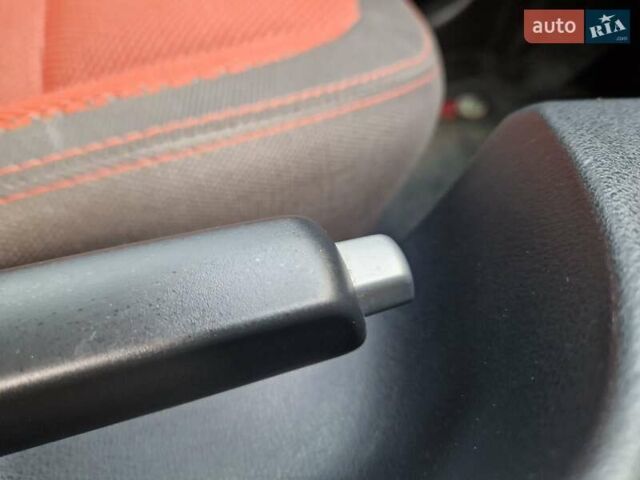 Черный Ниссан Кашкай, объемом двигателя 2 л и пробегом 65 тыс. км за 10400 $, фото 53 на Automoto.ua