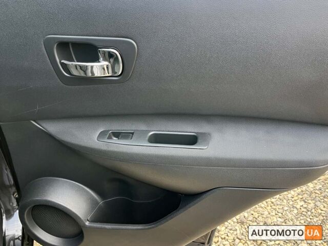 Черный Ниссан Кашкай, объемом двигателя 1.5 л и пробегом 290 тыс. км за 8600 $, фото 18 на Automoto.ua