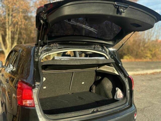 Чорний Ніссан Кашкай, об'ємом двигуна 2 л та пробігом 219 тис. км за 9300 $, фото 6 на Automoto.ua