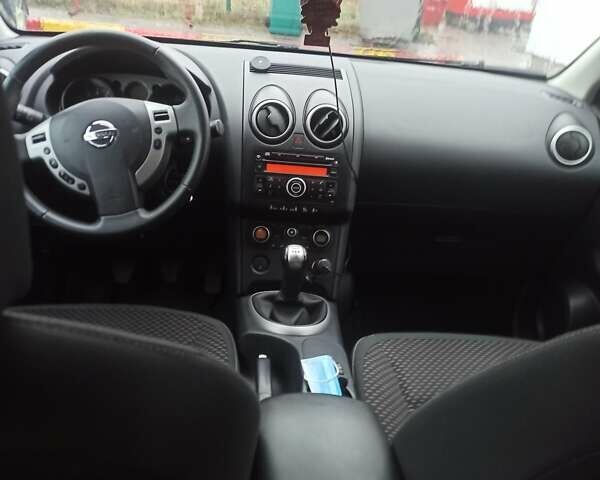 Черный Ниссан Кашкай, объемом двигателя 1.6 л и пробегом 280 тыс. км за 7600 $, фото 3 на Automoto.ua
