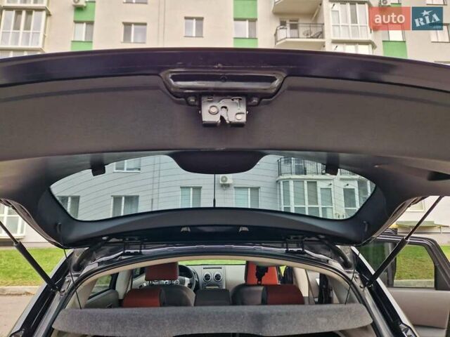 Черный Ниссан Кашкай, объемом двигателя 2 л и пробегом 65 тыс. км за 10400 $, фото 81 на Automoto.ua