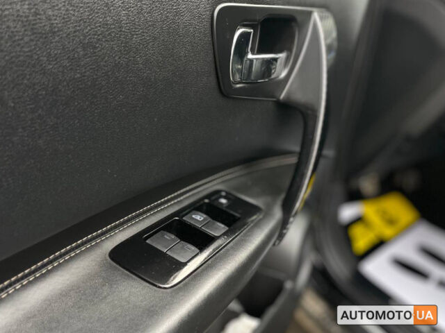 Черный Ниссан Кашкай, объемом двигателя 1.6 л и пробегом 284 тыс. км за 10300 $, фото 6 на Automoto.ua