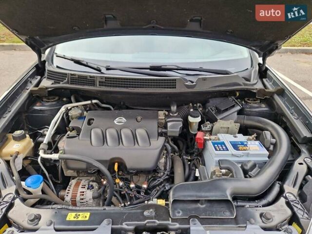 Черный Ниссан Кашкай, объемом двигателя 2 л и пробегом 65 тыс. км за 10400 $, фото 90 на Automoto.ua
