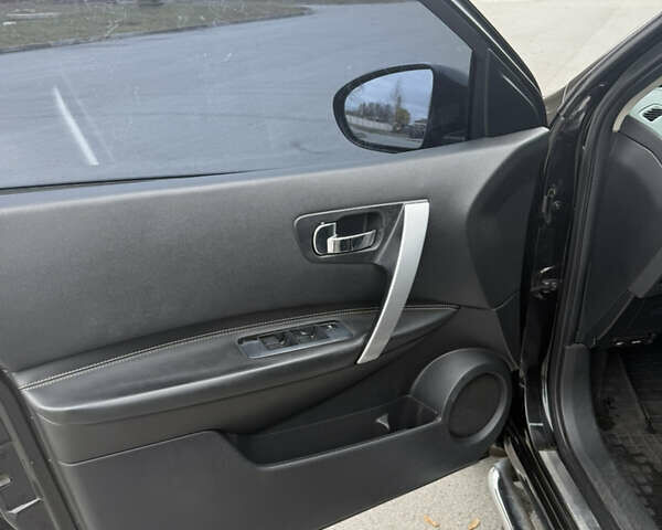 Черный Ниссан Кашкай, объемом двигателя 2 л и пробегом 295 тыс. км за 9200 $, фото 14 на Automoto.ua