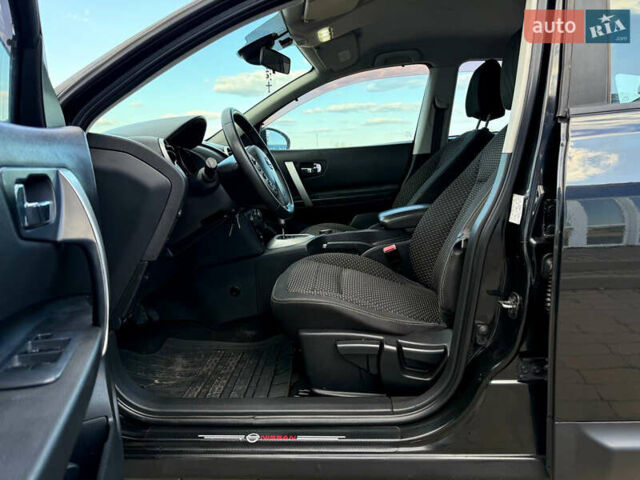 Черный Ниссан Кашкай, объемом двигателя 2 л и пробегом 300 тыс. км за 7600 $, фото 10 на Automoto.ua