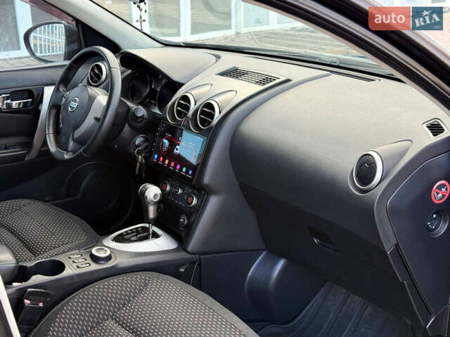 Черный Ниссан Кашкай, объемом двигателя 2 л и пробегом 300 тыс. км за 7600 $, фото 12 на Automoto.ua
