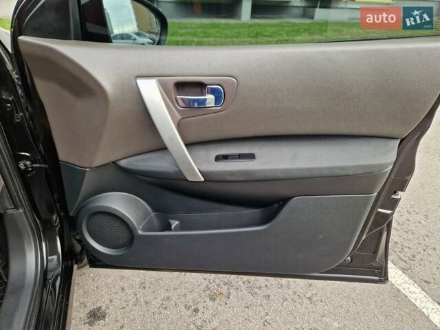 Черный Ниссан Кашкай, объемом двигателя 2 л и пробегом 65 тыс. км за 10400 $, фото 50 на Automoto.ua