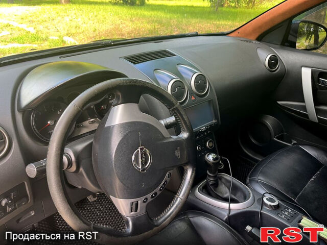 Черный Ниссан Кашкай, объемом двигателя 1.6 л и пробегом 214 тыс. км за 7500 $, фото 12 на Automoto.ua