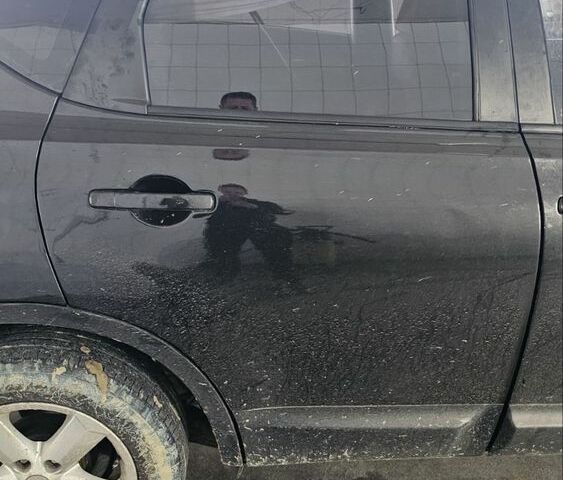 Чорний Ніссан Кашкай, об'ємом двигуна 2 л та пробігом 200 тис. км за 4999 $, фото 3 на Automoto.ua