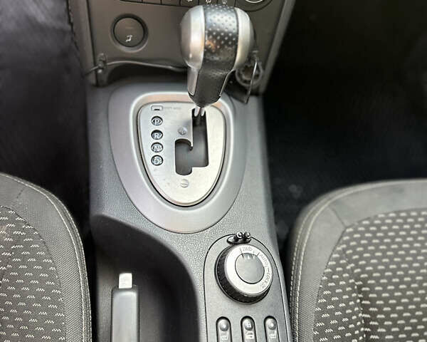 Черный Ниссан Кашкай, объемом двигателя 2 л и пробегом 192 тыс. км за 8920 $, фото 14 на Automoto.ua