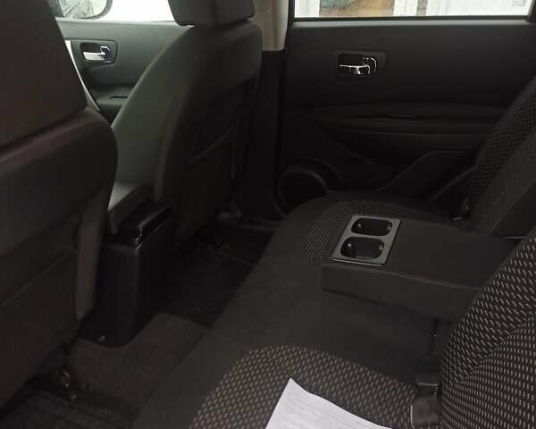 Черный Ниссан Кашкай, объемом двигателя 1.6 л и пробегом 280 тыс. км за 7600 $, фото 1 на Automoto.ua