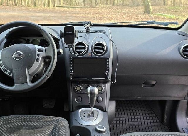 Черный Ниссан Кашкай, объемом двигателя 2 л и пробегом 334 тыс. км за 2750 $, фото 6 на Automoto.ua