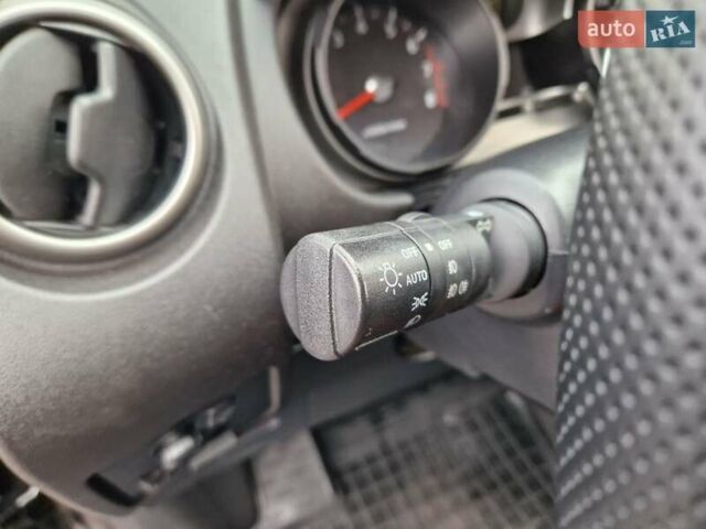 Черный Ниссан Кашкай, объемом двигателя 2 л и пробегом 65 тыс. км за 10400 $, фото 71 на Automoto.ua