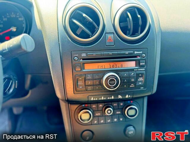 Черный Ниссан Кашкай, объемом двигателя 2 л и пробегом 178 тыс. км за 8900 $, фото 8 на Automoto.ua