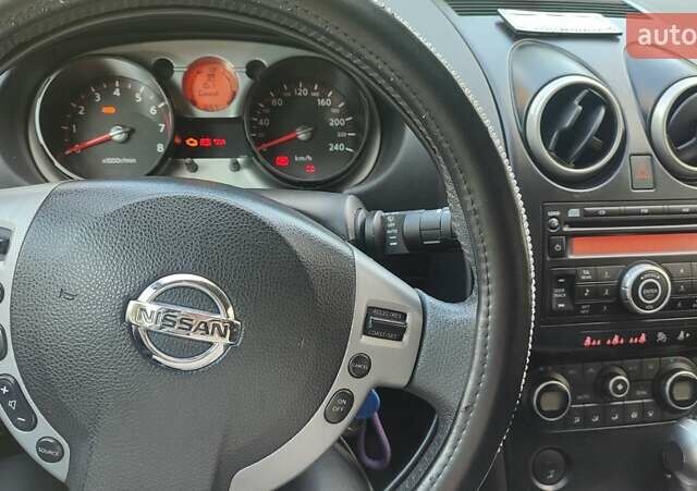 Черный Ниссан Кашкай, объемом двигателя 2 л и пробегом 228 тыс. км за 9200 $, фото 4 на Automoto.ua