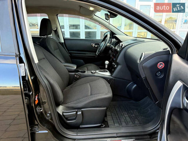 Черный Ниссан Кашкай, объемом двигателя 2 л и пробегом 300 тыс. км за 7600 $, фото 11 на Automoto.ua