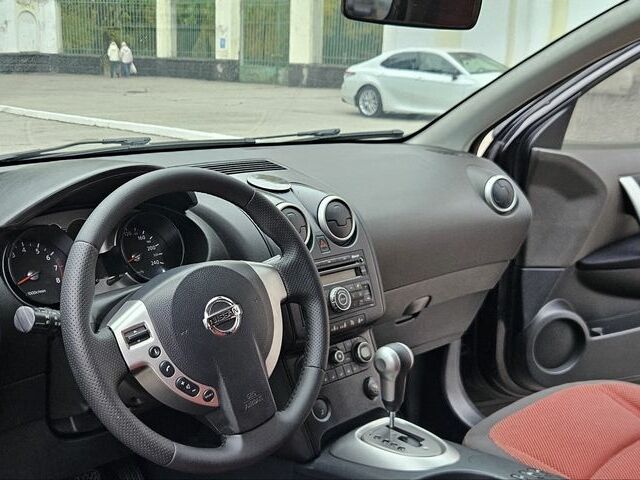 Черный Ниссан Кашкай, объемом двигателя 2 л и пробегом 143 тыс. км за 7800 $, фото 5 на Automoto.ua