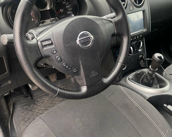 Черный Ниссан Кашкай, объемом двигателя 1.5 л и пробегом 272 тыс. км за 7500 $, фото 9 на Automoto.ua