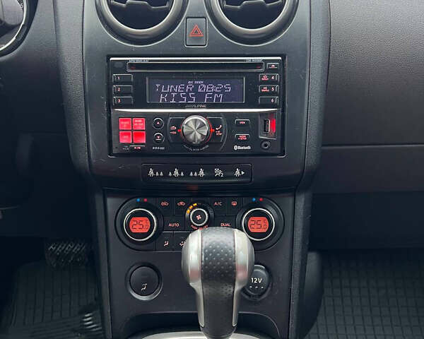 Черный Ниссан Кашкай, объемом двигателя 2 л и пробегом 216 тыс. км за 8300 $, фото 9 на Automoto.ua