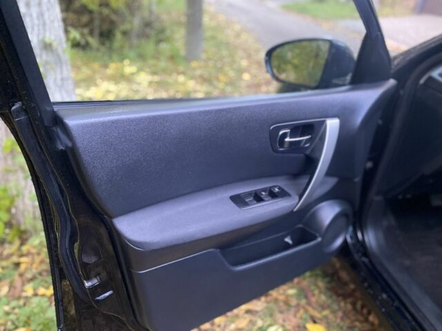 Черный Ниссан Кашкай, объемом двигателя 2 л и пробегом 247 тыс. км за 10500 $, фото 18 на Automoto.ua