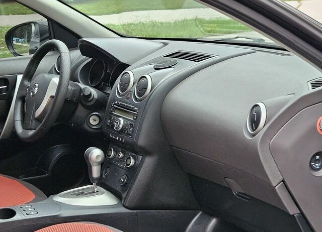 Черный Ниссан Кашкай, объемом двигателя 2 л и пробегом 143 тыс. км за 8300 $, фото 17 на Automoto.ua