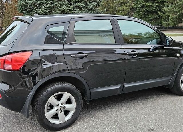 Черный Ниссан Кашкай, объемом двигателя 2 л и пробегом 143 тыс. км за 8300 $, фото 8 на Automoto.ua