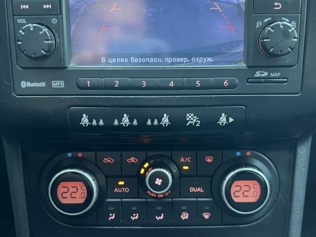 Чорний Ніссан Кашкай, об'ємом двигуна 0 л та пробігом 240 тис. км за 8750 $, фото 7 на Automoto.ua