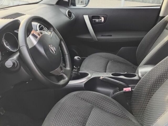 Черный Ниссан Кашкай, объемом двигателя 1.5 л и пробегом 255 тыс. км за 8250 $, фото 6 на Automoto.ua