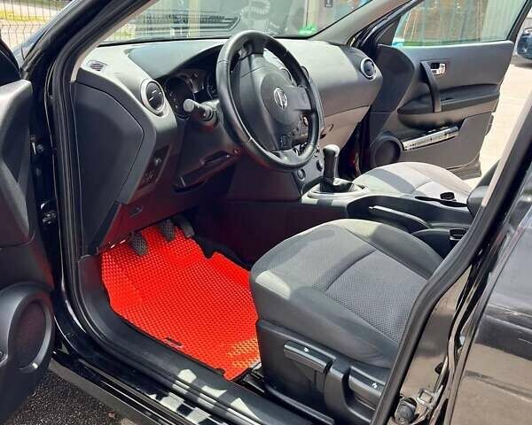 Черный Ниссан Кашкай, объемом двигателя 1.6 л и пробегом 185 тыс. км за 8300 $, фото 6 на Automoto.ua