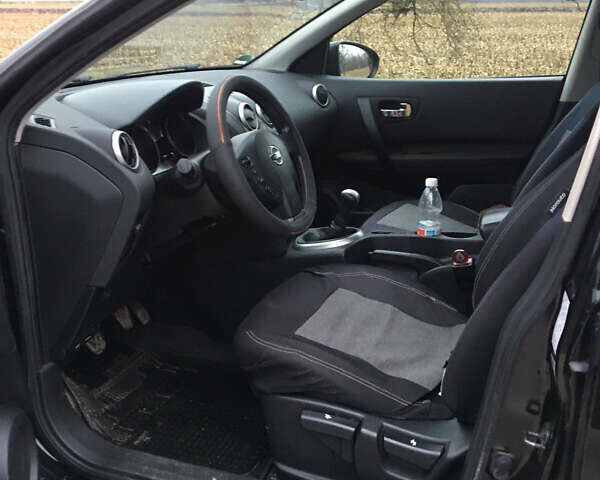 Черный Ниссан Кашкай, объемом двигателя 1.6 л и пробегом 215 тыс. км за 8599 $, фото 5 на Automoto.ua