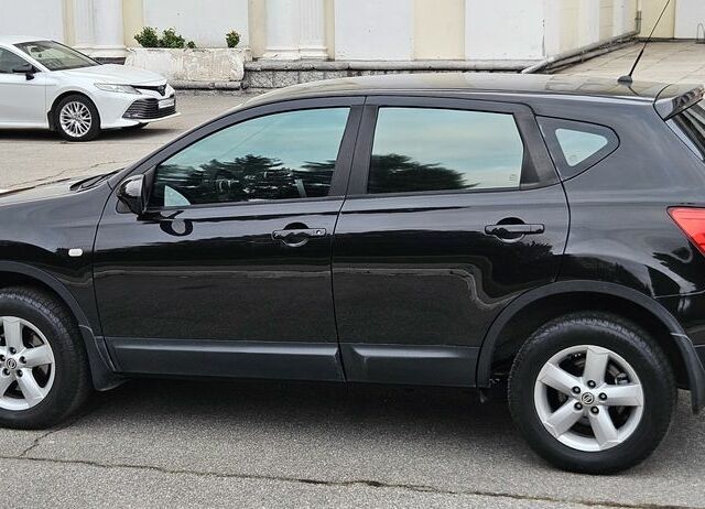 Черный Ниссан Кашкай, объемом двигателя 2 л и пробегом 143 тыс. км за 8300 $, фото 9 на Automoto.ua