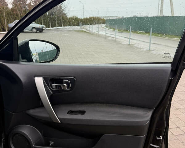 Черный Ниссан Кашкай, объемом двигателя 1.5 л и пробегом 230 тыс. км за 8950 $, фото 56 на Automoto.ua