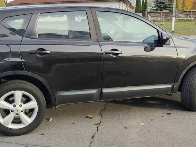 Черный Ниссан Кашкай, объемом двигателя 1.5 л и пробегом 255 тыс. км за 8250 $, фото 4 на Automoto.ua