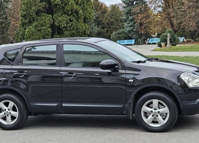 Черный Ниссан Кашкай, объемом двигателя 2 л и пробегом 143 тыс. км за 7800 $, фото 1 на Automoto.ua