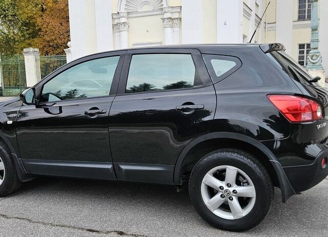 Черный Ниссан Кашкай, объемом двигателя 2 л и пробегом 143 тыс. км за 8300 $, фото 6 на Automoto.ua