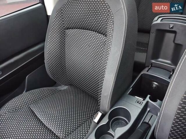 Черный Ниссан Кашкай, объемом двигателя 1.5 л и пробегом 195 тыс. км за 9150 $, фото 22 на Automoto.ua